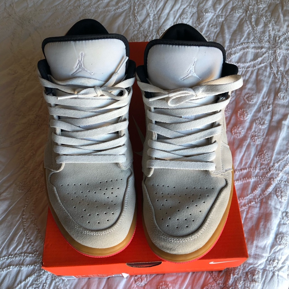 Jordan 1 Low White Gum Hyper Pink